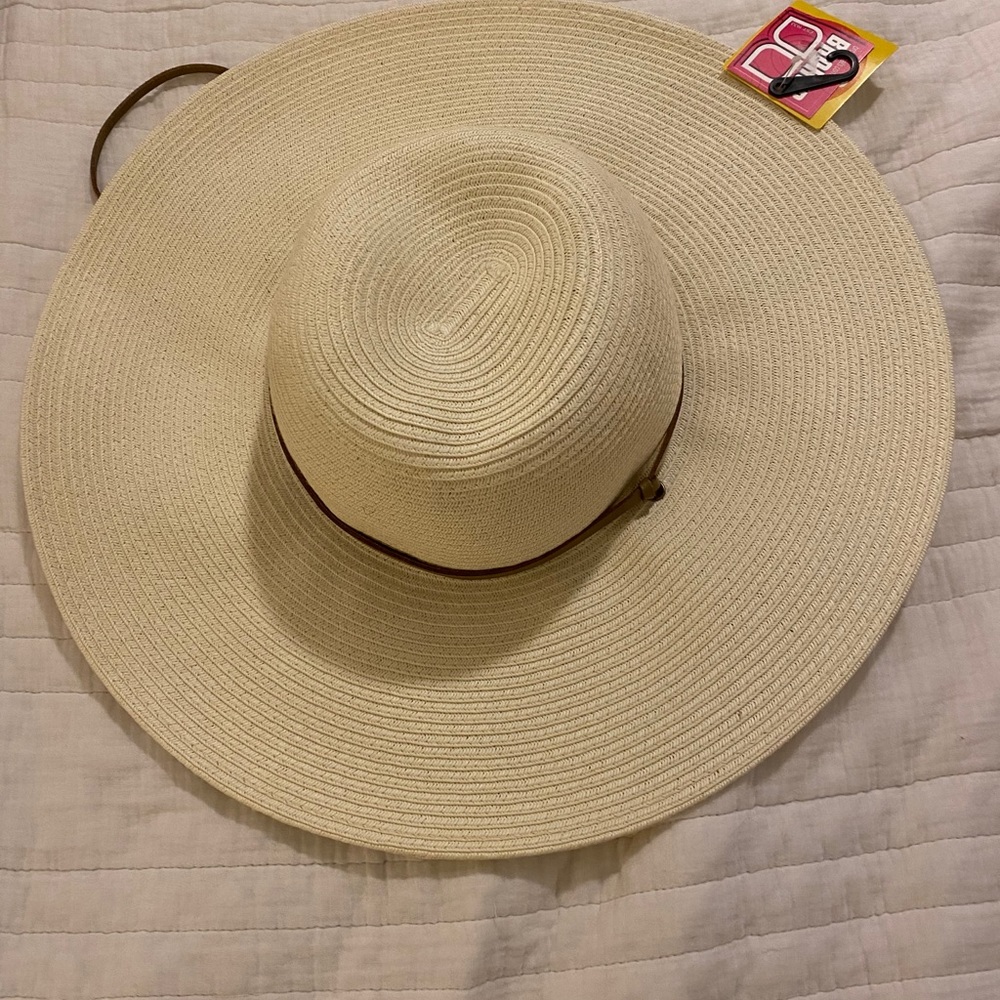 Floppy hat